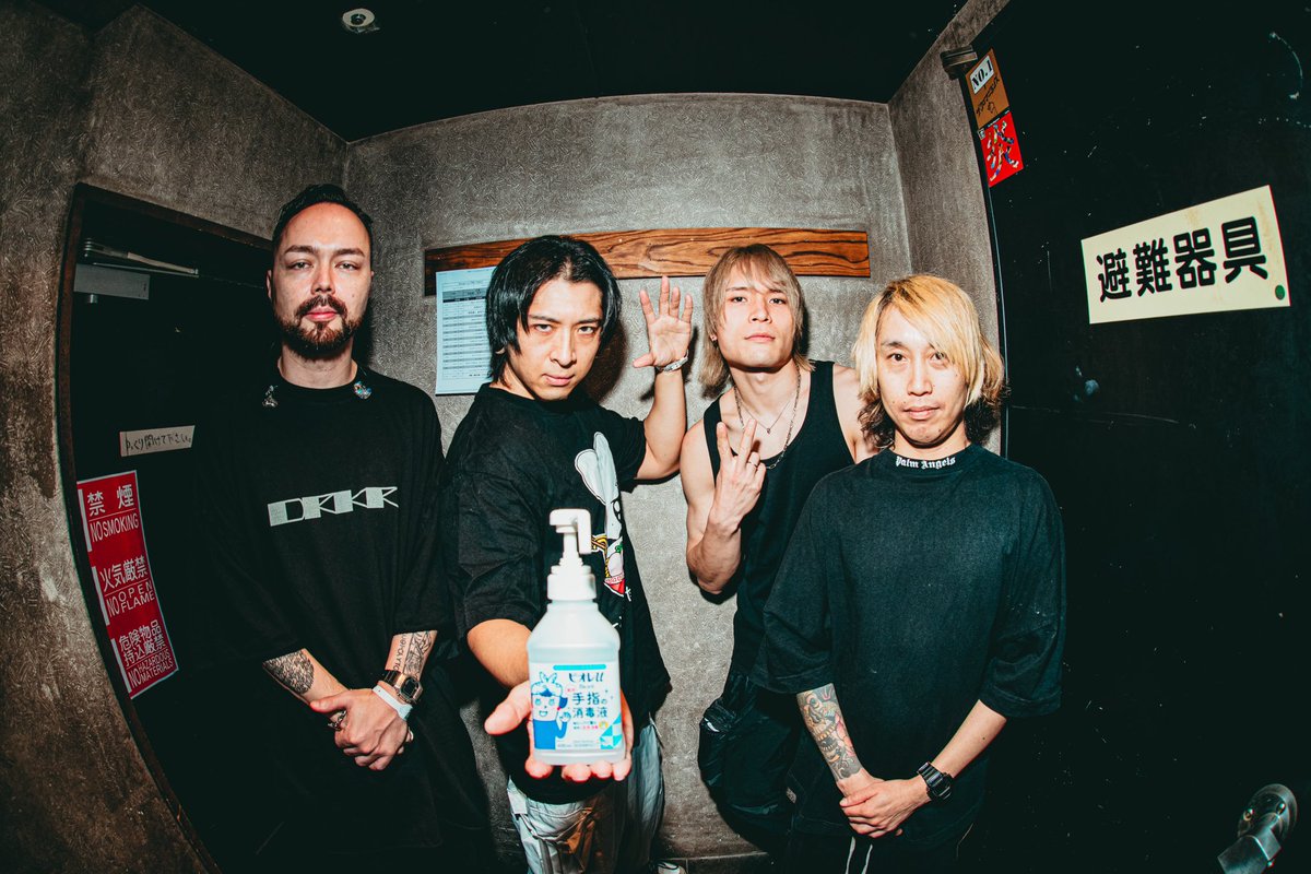 MAKEMYDAYjp's tweet photo. BIG THANKS RAISE UP🔥
BIG THANKS HIRO🎙️

📷　@musicmagic3923 https://t.co/fzU6W0enNF
