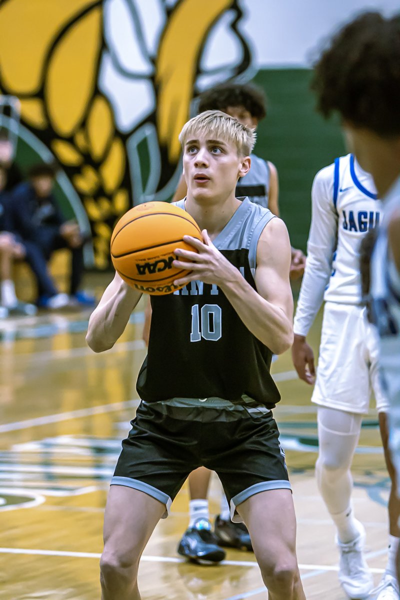 willowcanyonbb's tweet photo. 2024 6'2 #MarkBright https://t.co/pTROPJRXUd