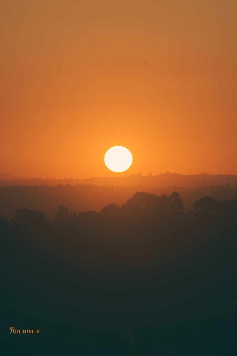 Sun_Chaser_KE's tweet photo. Drop a sunset photo from your camera roll https://t.co/8QqN2LkM0W
