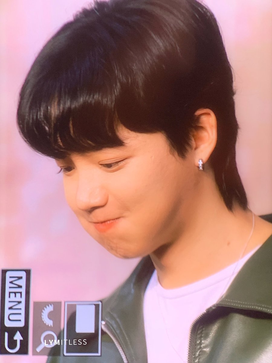 _lymitless's tweet image. 231126 빵주먹🍞갓제로💚 #임영민 #영민 #イムヨンミン #ヨンミン #LIMYOUNGMIN #YOUNGMIN