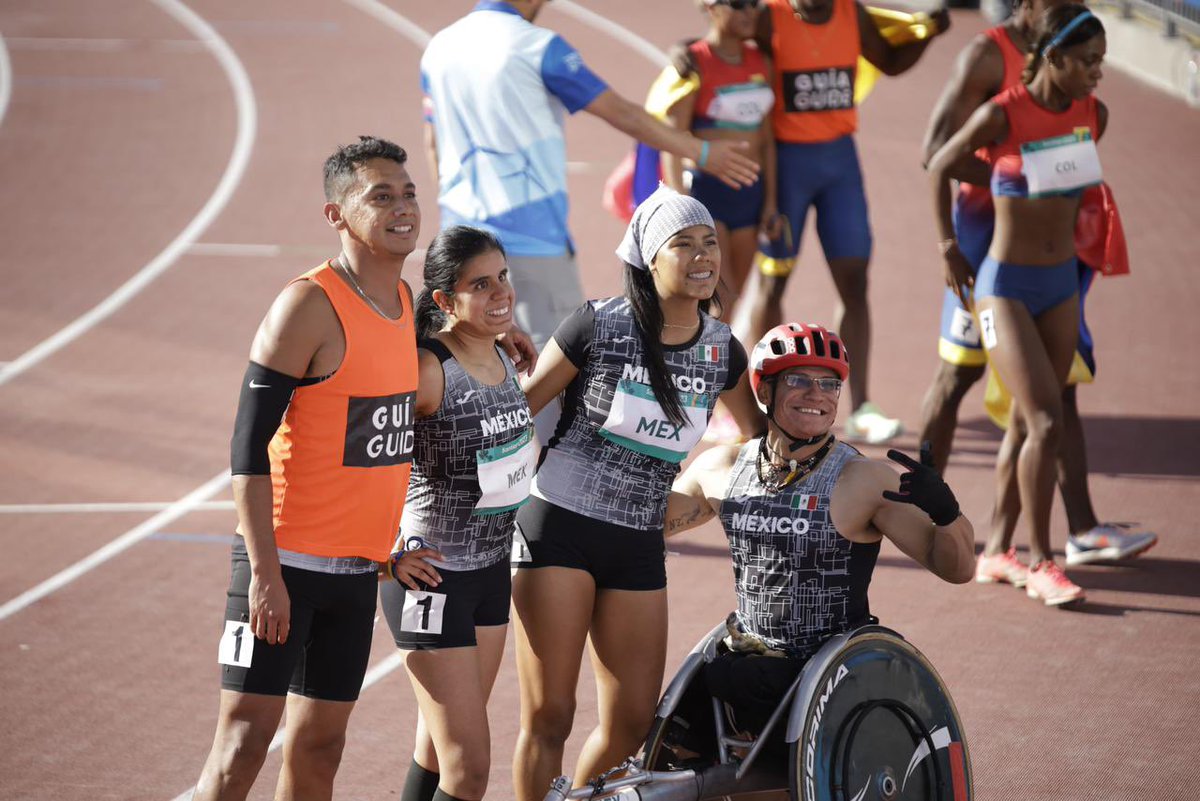 COPAME's tweet photo. 🏃🏻‍♀️En Para Atletismo, Daniela Velasco, Regina Gómez, Carlos Rodríguez y Juan Pablo Cervantes obtienen el 4️⃣° lugar en el relevo universal 400x100 con un tiempo de 52.22. 

🙌🏻¡Gran trabajo en equipo! 🏃‍♀️🏃‍♂️ https://t.co/p74WHObH7W