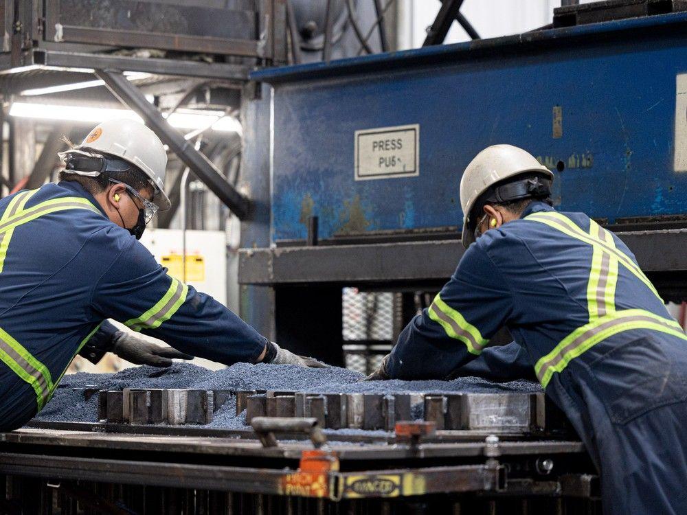 CEO feels 'stabbed in the back' as negotiations with Sask. tire recycling agency break down: Shercom Industries plans to sell off processing equipment, considers relocation of manufacturing business.
 
#sask  #skpoli   thestarphoenix.com/business/ceo-f…