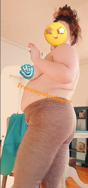 Do you like my leggings ? ...I do lol....hey, I have my BLACK FRIDAY SALE going OVER ON MY SITE TIL 11:59