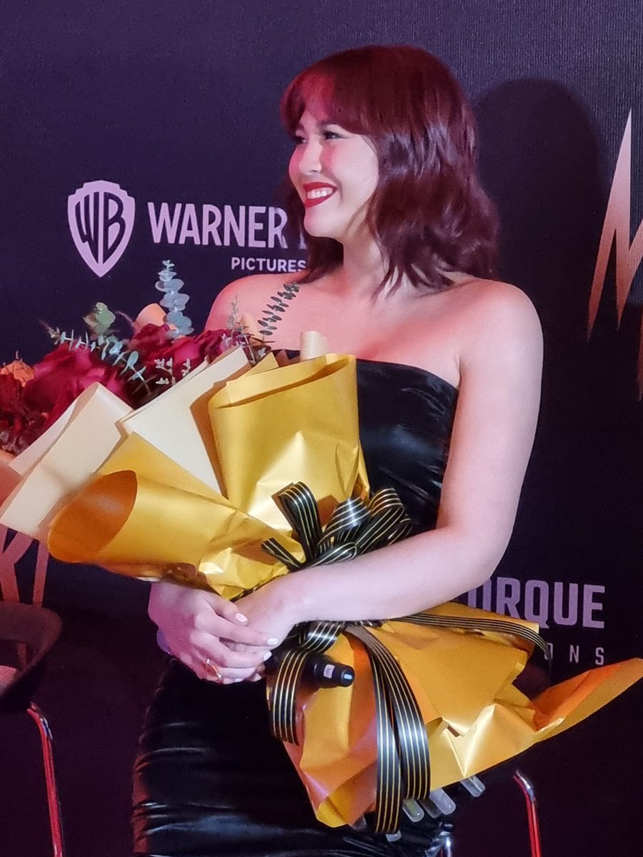 banderaphl's tweet photo. Warner Bros. Pictures-Mentorque Productions sanib-pwersa para sa MMFF 2023 entry na MALLARI starring Piolo Pascual, Elisse Joson, Janella Salvador, Gloria Diaz, directed by Derick Cabrido. | via Ervin Santiago/BANDERA

For more chika, bisitahin ang https://t.co/kAXEDPs5bX https://t.co/FxvlHUlwj3