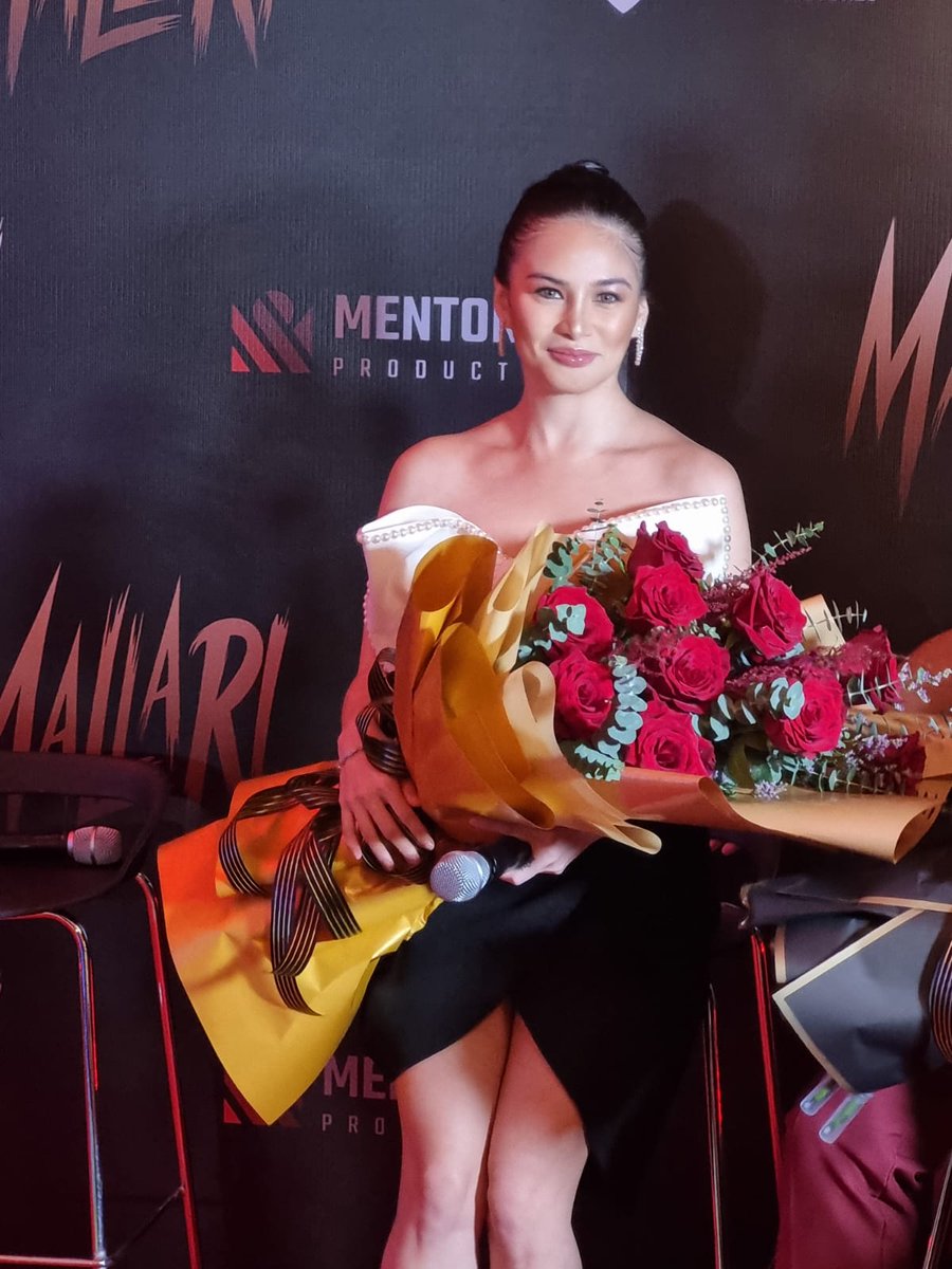 banderaphl's tweet photo. Warner Bros. Pictures-Mentorque Productions sanib-pwersa para sa MMFF 2023 entry na MALLARI starring Piolo Pascual, Elisse Joson, Janella Salvador, Gloria Diaz, directed by Derick Cabrido. | via Ervin Santiago/BANDERA

For more chika, bisitahin ang https://t.co/kAXEDPs5bX https://t.co/FxvlHUlwj3