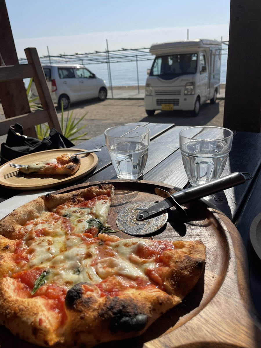 hoso_tiger's tweet photo. 海、インディ、ピザ🍕
メッチャいい😍
#KitchenNATTY https://t.co/ujOJiLHhuw