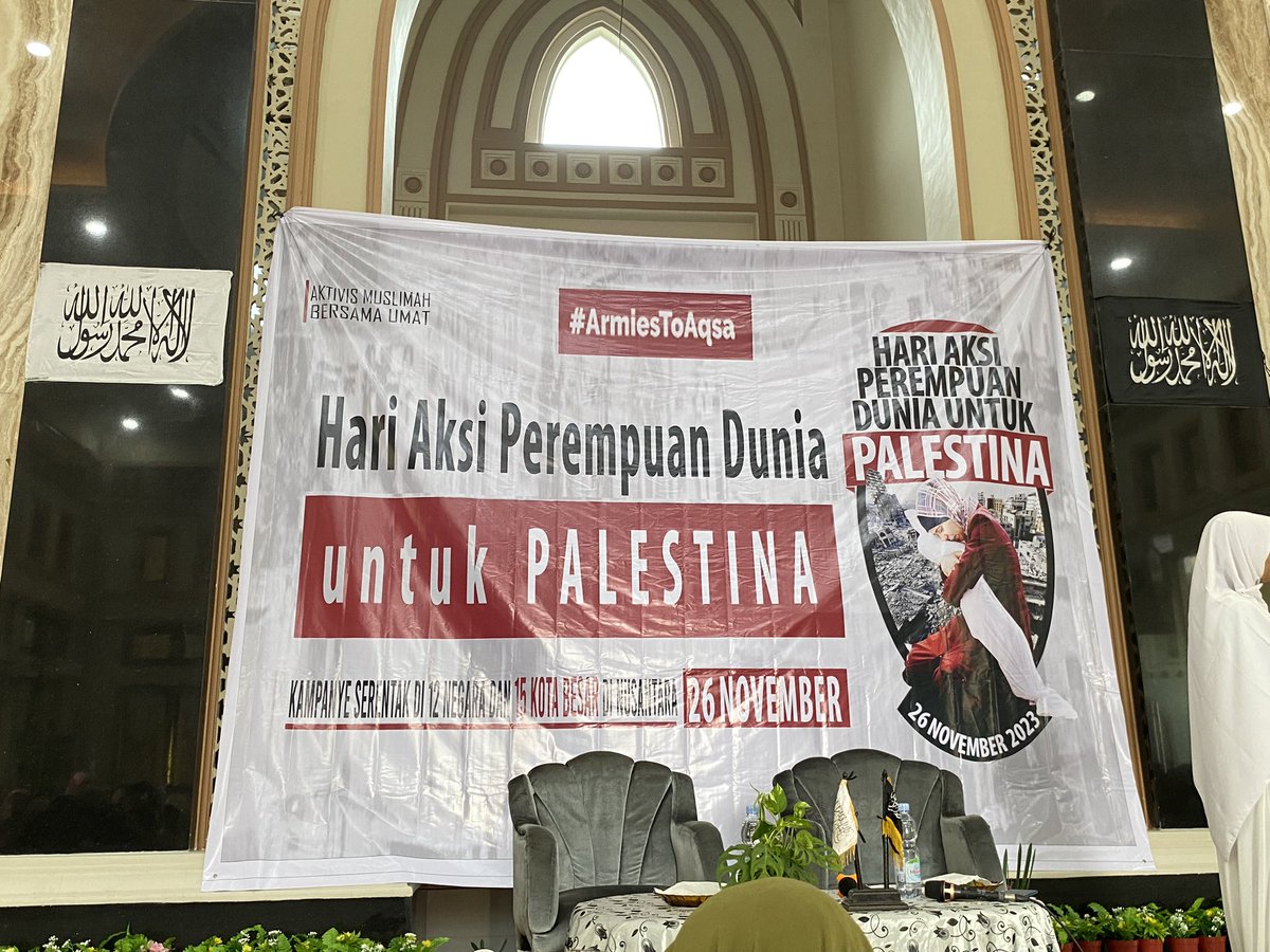 avcdo__'s tweet photo. Kami dari Medan dan belasan kota lainnya di #Indonesia menyerukan Tentara Muslim Indonesia untuk menyelamatkan anak-anak dan perempuan Gaza
#ArmiesToAqsa 
#MuslimahIndonesiaForGaza 
#IndonesiaForPalestine https://t.co/q58O5IH9in