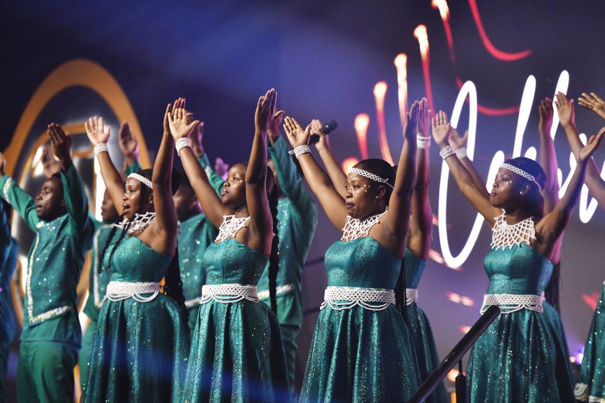 saica_za's tweet photo. Thank you Mzanzi Youth Choir for a breathtaking performance! Le't hear them ROAR! 🦁 #top35u35 #differencemakers #MzanziYouthChoir https://t.co/iLFk36DPYo