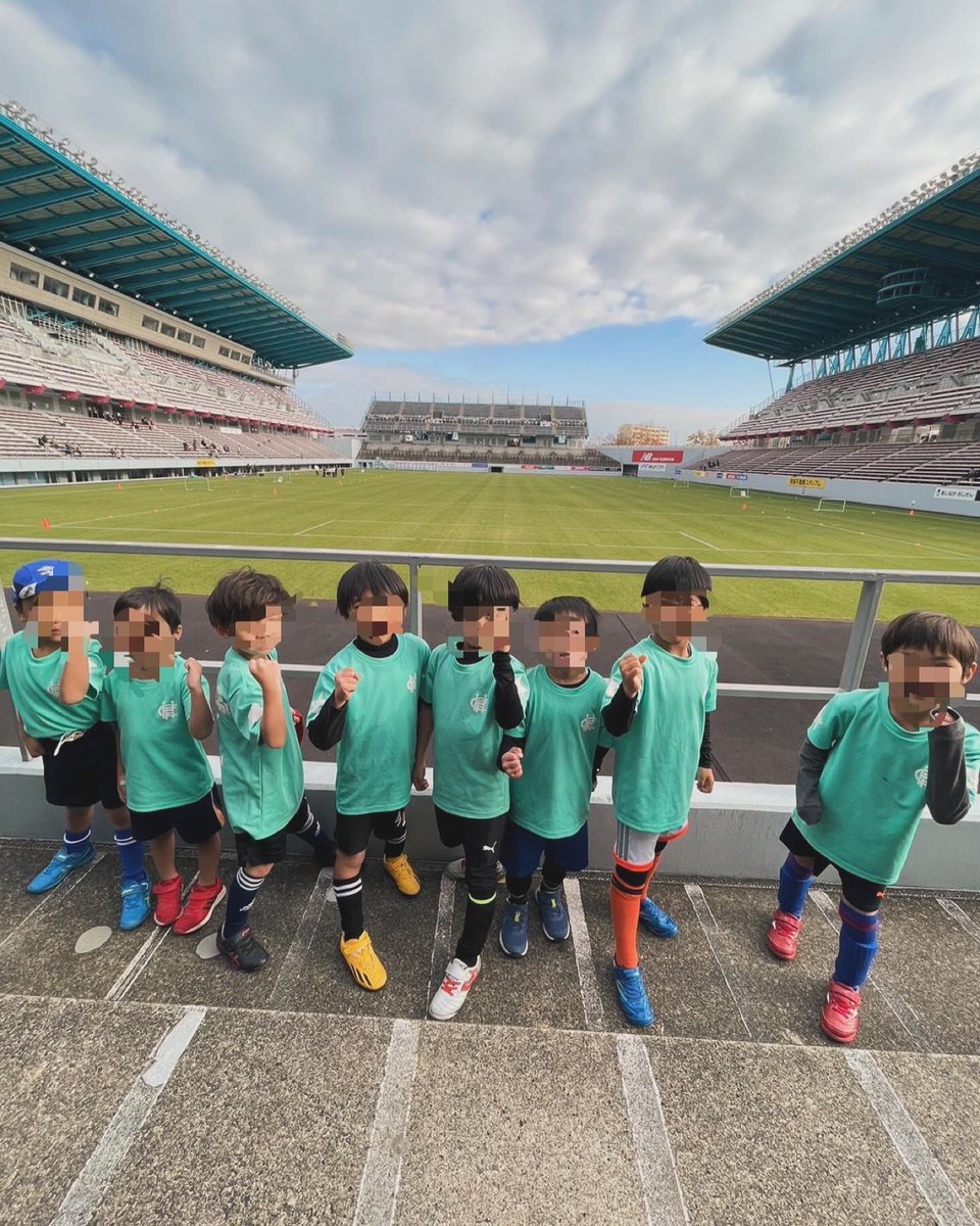 FcGirasol's tweet photo. キッズサッカーフェスティバルU6in駅前不動産スタジアム
みんないい笑顔でした☺️
#龍谷高校サッカー部　#FCヒラソール
#りゅうこくサッカースクール　#龍谷こども園　#愛の泉こども園 https://t.co/NPSIhYcZib