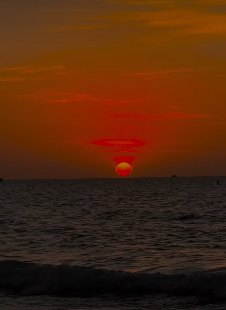Angel_InTheSoul's tweet photo. #perfectsunset ❤️❤️❤️❤️ https://t.co/Vedu8GH1GE