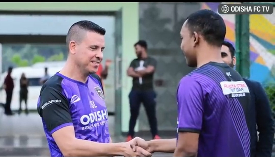 kamalakantNayak's tweet image. Guess who??
Madness for #football 
Love for Indian team and every football clubs . He visited Aama team @OdishaFC At #Bhubaneswar