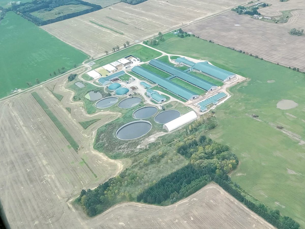 Nice view of Stanton's dairy, as seen on a flight out of Lucan airport, as they finished up corn silage on Oct. 10th.
.
#ontarioagriculture #canadiandairyfarm