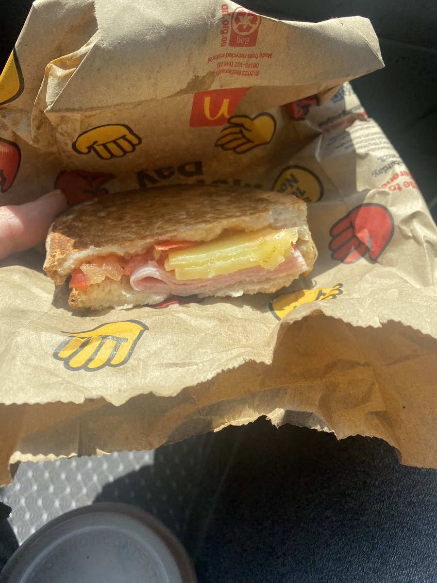 Pinklestien tweet media