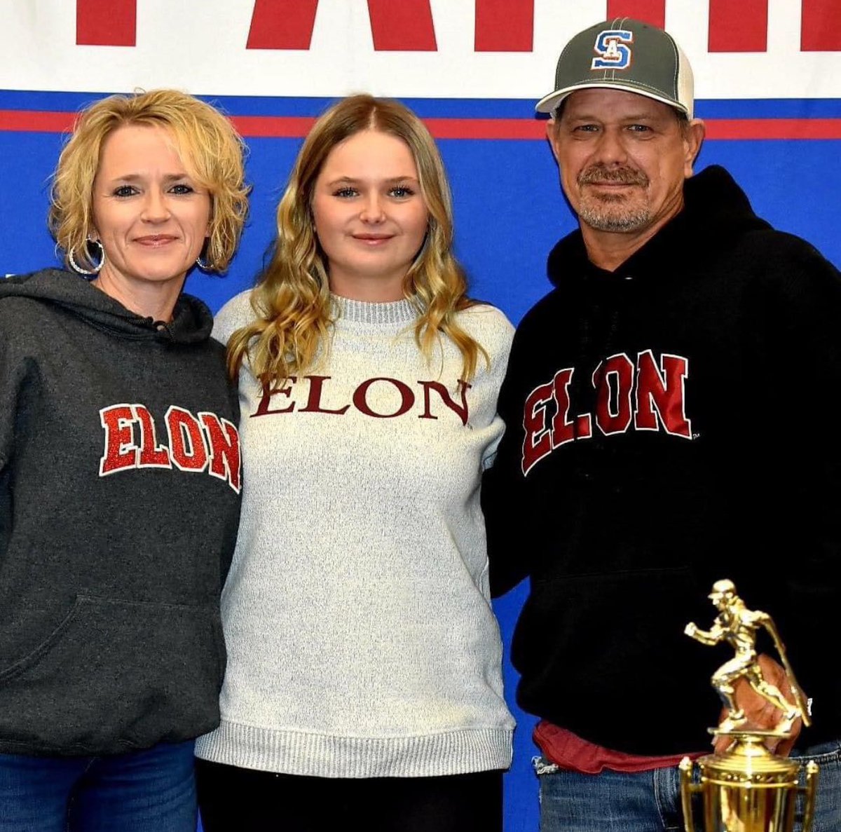 It’s official!!! 
SA’s standout middle infielder, Kayla Wilson, has signed her Letter of Intent, to continue her academic education and softball career, at Elon University! Congratulations KayWil!!!
#SAallday #SAalways #goPatriots #goPhoenix