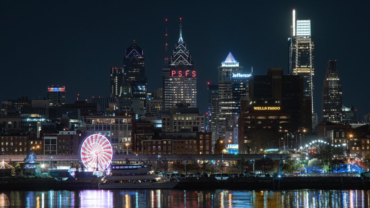 bobbywnhrdt's tweet photo. Philadelphia night life https://t.co/NV9ytE9qrI