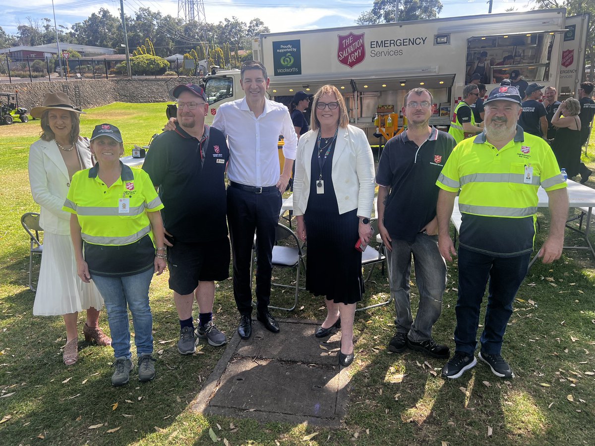 PLEASE HELP 🙏

Today I joined <a href="/CityofWanneroo/">City of Wanneroo</a> Mayor Linda Aitken to officially launch the Lord Mayor's Distress Relief Fund for the Mariginiup bushfires. 

Donations will be received from TOMORROW at appealswa.org.au - this is our way to help our community - something