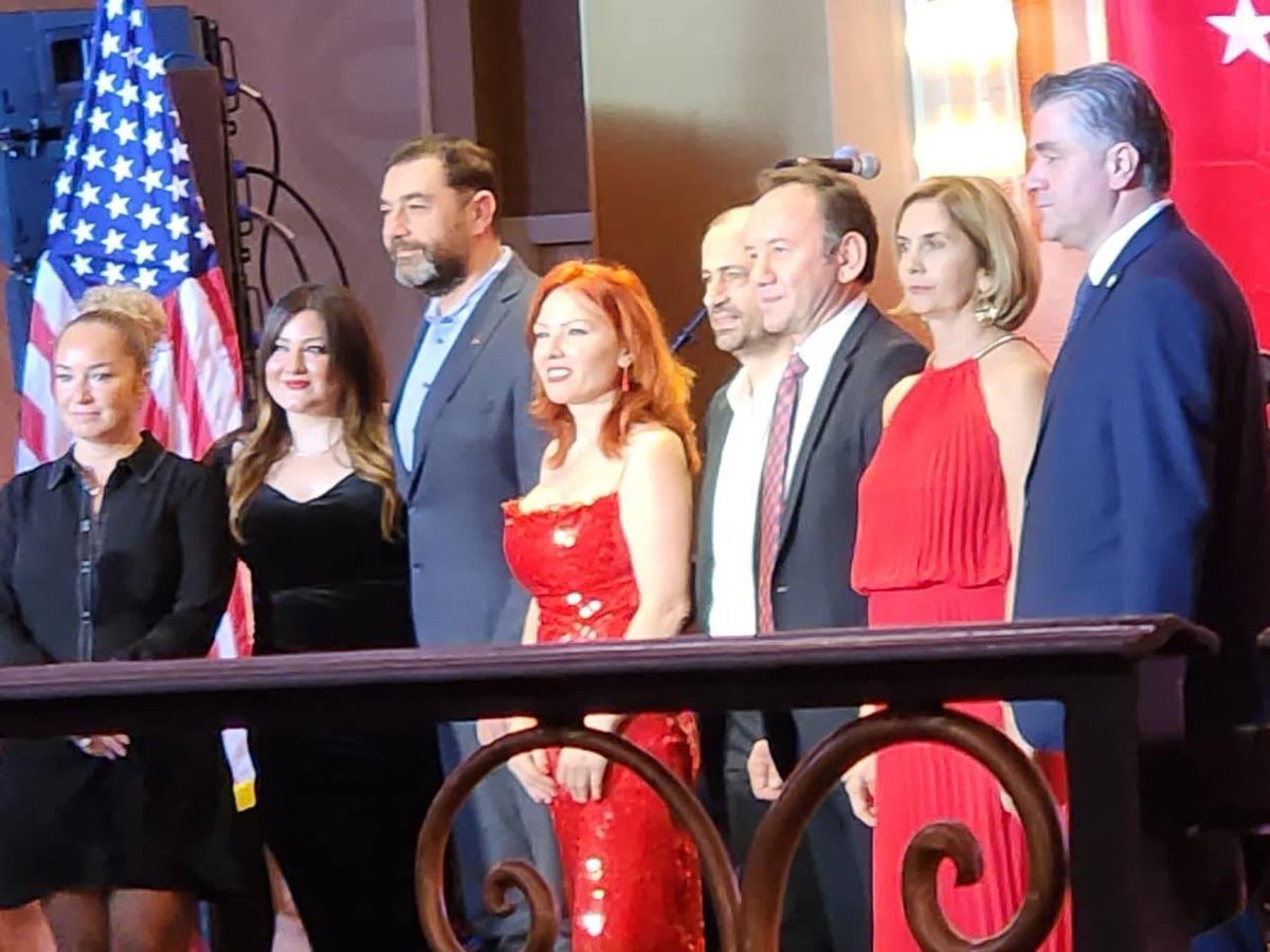 tadf1956's tweet photo. Türkiye Cumhuriyeti’nin 100. Yıl Dönümü dolayısıyla TADF ve üye dernekleri tarafından düzenlenen  400’den fazla kişinin katıldığı  Balo da TADF Başkanı Gülay Aydemir ve T.C. New York Başkonsolosluğumuzu temsilen Muavin Konsolos Batuhan Çevikkalender konuşmalarını yaptılar. https://t.co/UHLjWcaOGy