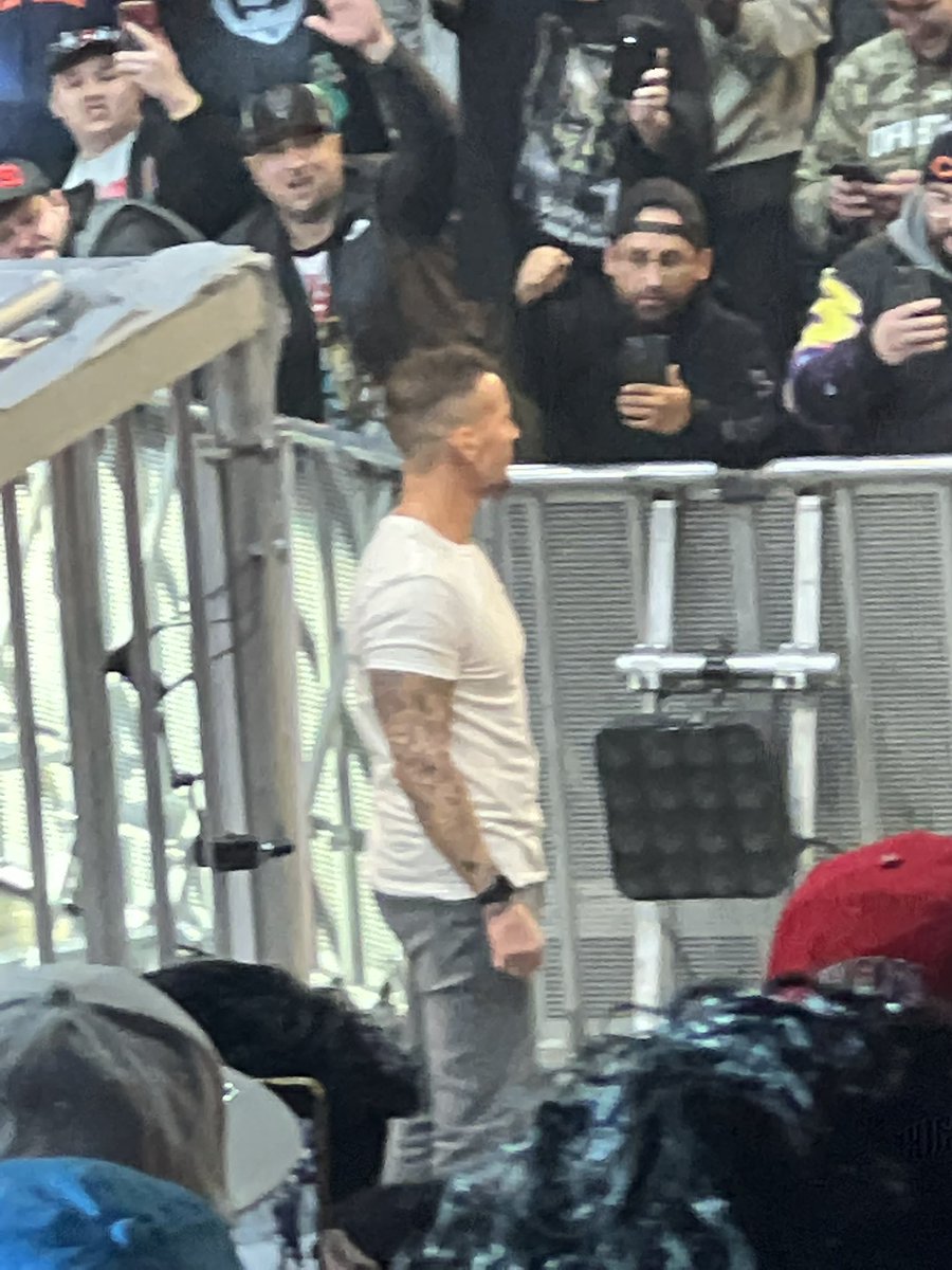 10_godd's tweet photo. And he’s back #CmPunk #SURVIVORSERIES #WWEChicago https://t.co/f78Sza1I3C