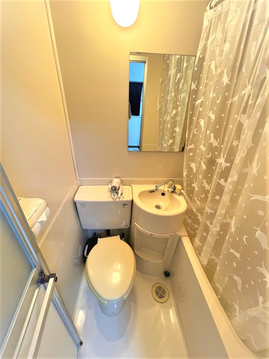 Create_GH's tweet image. 本日は、 #吉祥寺 駅近辺にあるお部屋をご紹介！

ユニットバスつき #1DK タイプのお部屋なので、共同生活と普通賃貸で悩んでいる方にはぴったり！

自然豊かで閑静な住宅街で、最寄り駅の #武蔵関駅 前には商店街をはじめとする買い物スポットが充実していて、住みやすい～

是非一度ご見学下さい😉