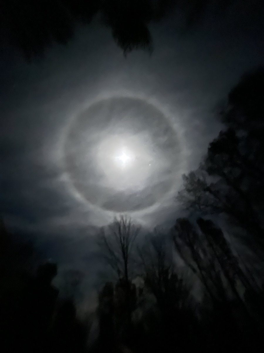Wow, the halo around the moon is spectacular
