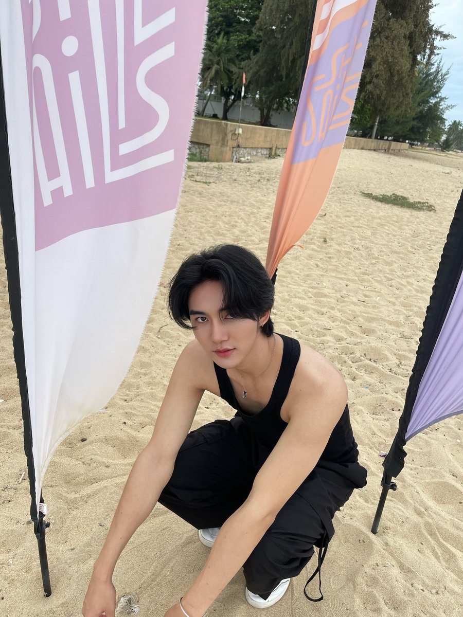 pluem_siwakorn's tweet photo. 🤭 https://t.co/VG0weuTPBD