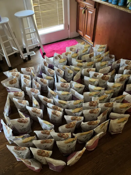Drip_AIO's tweet photo. Throwback to one of our craziest moments not too long ago. Would love to share more but we can't just let anyone not part of our community get them. Success isn't just about getting the huge things, little things can also add up.  Join us now and these may all be yours.  #Discounts #Food #MONEY