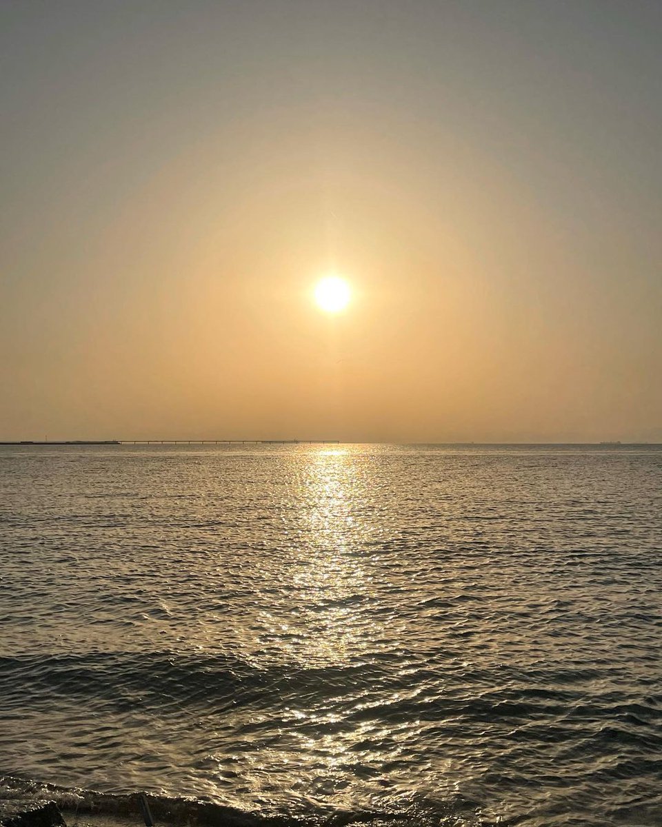 angemobile's tweet photo. ⚓️𝑺𝒖𝒏𝒔𝒆𝒕☀️
⁡
ちょっと前に見に行ったときの✨
⁡
ぼーっと綺麗な景色を眺めてる時間が好き。
波の音に耳を澄ませばもっと癒される♡

#lovenature #sunset #sunsetbeach
#sunsetphotography #beautifulsea https://t.co/u3bAENvJ58