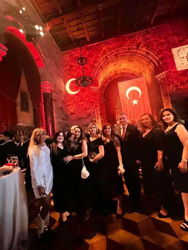 Türkiye'nin Washington Büyükelçisi H.Murat Mercan ve Türkiye Cumhuriyeti New York Başkonsolosu Reyhan Özgür tarafından Cumhuriyetimizin kuruluşunun 100. yıl dönümü münasebetiyle verilen Resepsiyona katıldık.