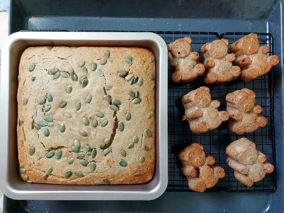 Candlebakebake's tweet photo. มาอวดเค้กกล้วยหอมค่าา~🍌
คุมแม่ซื้อพิมพ์ซิลิโคนน้องหมีมา เลยลองของซักหน่อย 5555 ออกมาเป็นหมีอ้วงน่ารักมาาก😚 https://t.co/rwdubolbzt