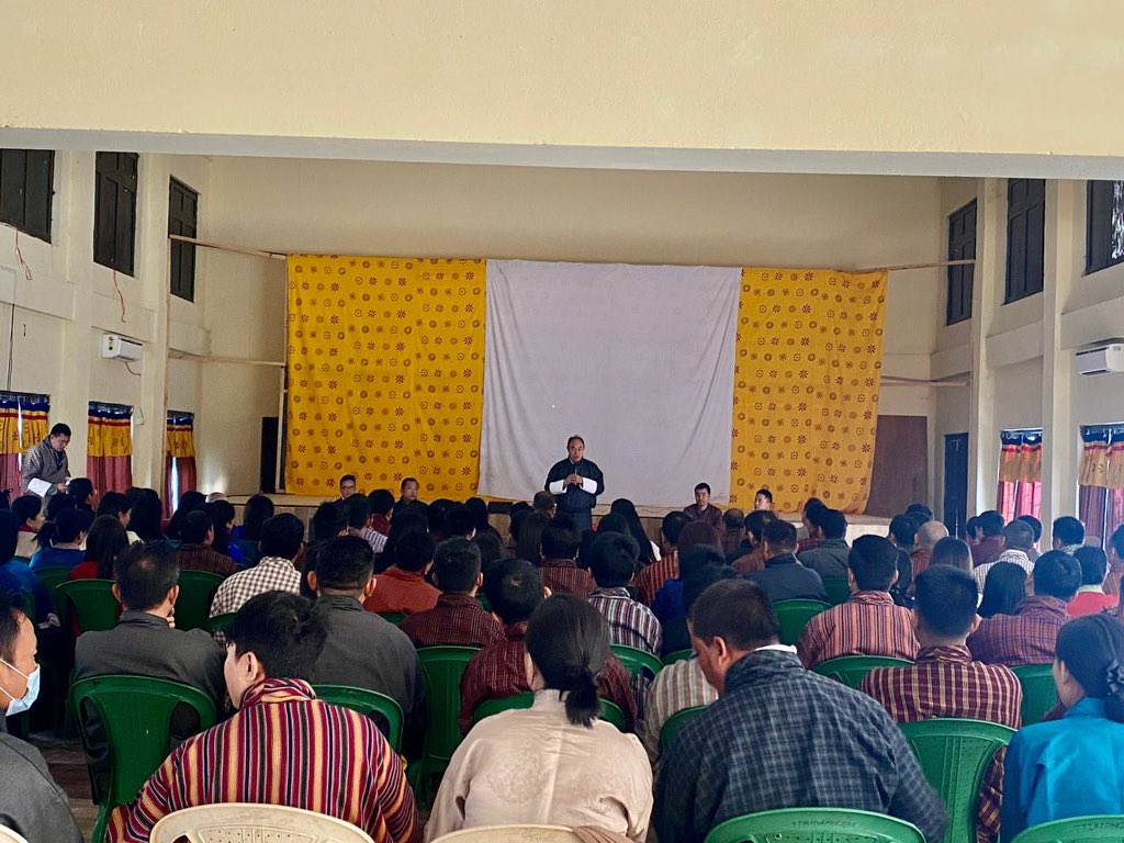 uchewang's tweet photo. Refresher course at punakha going on https://t.co/eE2CE96np8
