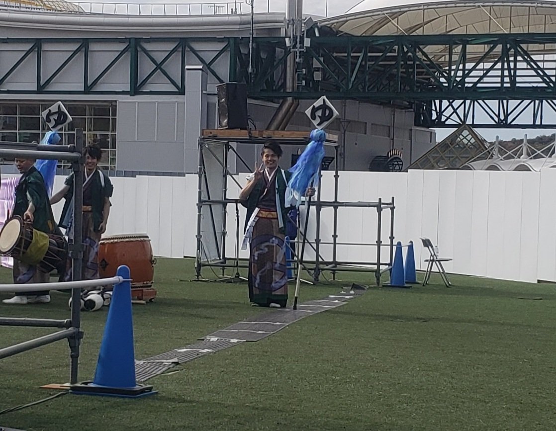 0224sugar's tweet photo. 画質荒くなって見えないけどピースしてるよ https://t.co/JhkdnZfGKK