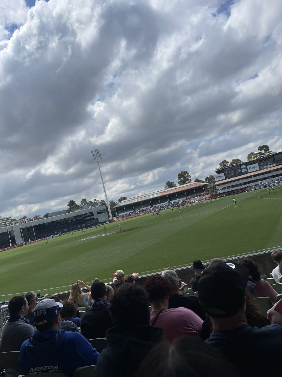 JCugnetto's tweet image. First AFLW Game! Go North!