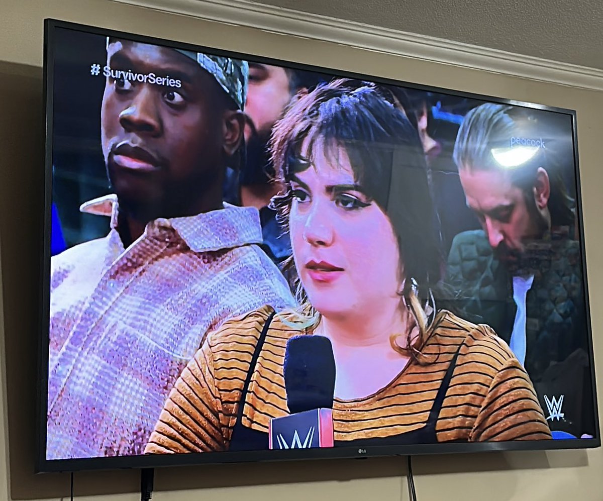 Seeing <a href="/queenoftheringg/">Alex Lajas ⚡️ QOTR</a> on my tv screen made my night!! 🥹🖤