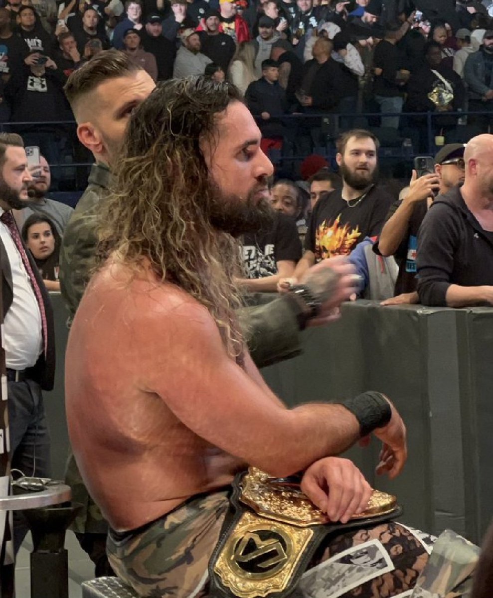 puneetmitra's tweet photo. If "There goes my title" was a photo #CMPunk #SurvivorSeries https://t.co/4CKqJHEfzM
