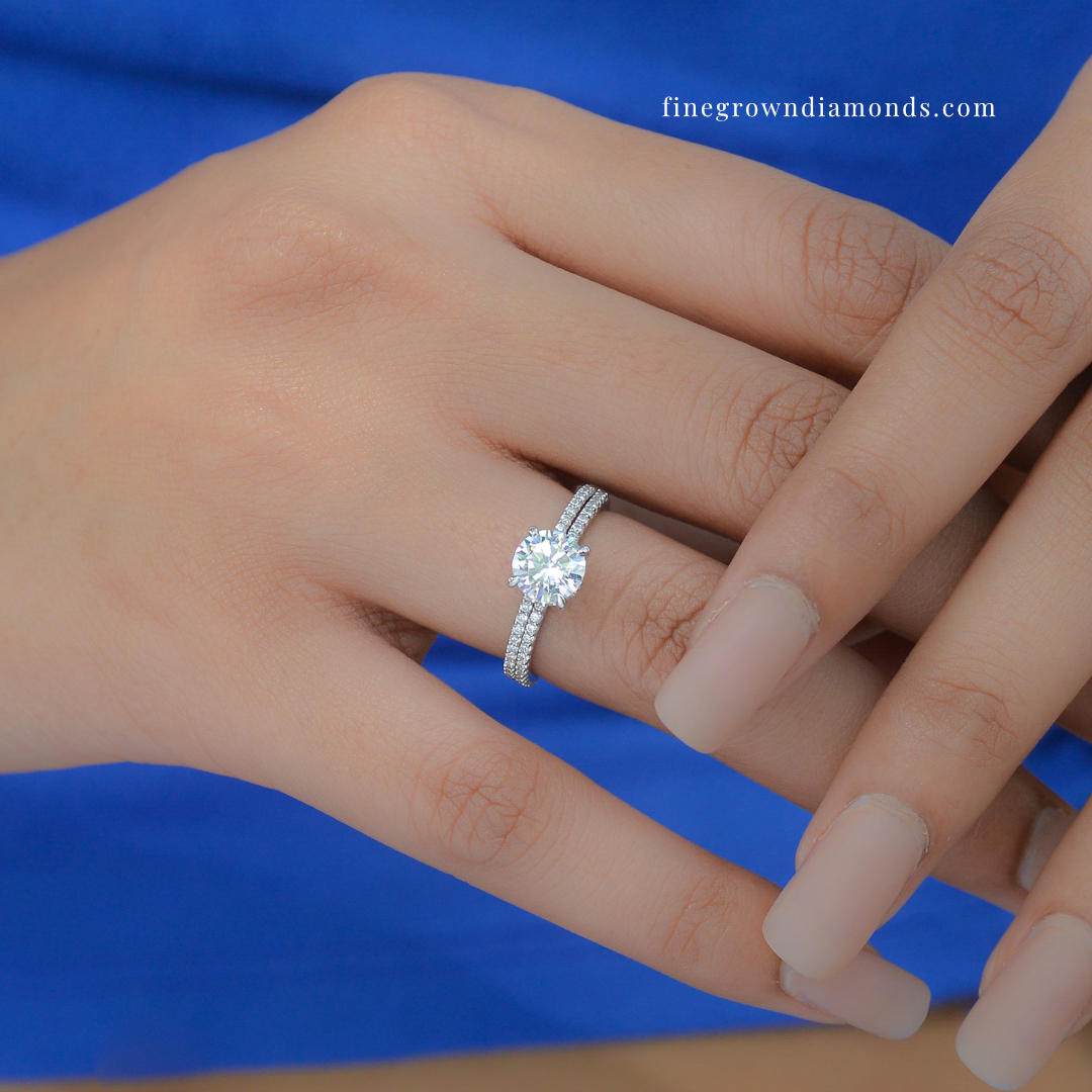 finegrown's tweet image. ✨ Decisions, decisions!

For more inquiry: +1- 609 363 0415
finegrowndiamonds.com

#engagementring #solitairering #rounddiamondring #finegrowndiamonds #b2bjewelry #labdiamonds #labgrowndiamonds #usadiamonds #usadiamondsupply