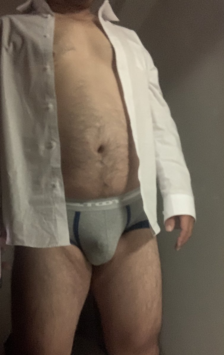 williambear0611's tweet photo. 襯衫的誘惑？ https://t.co/7uf0q9wOs9