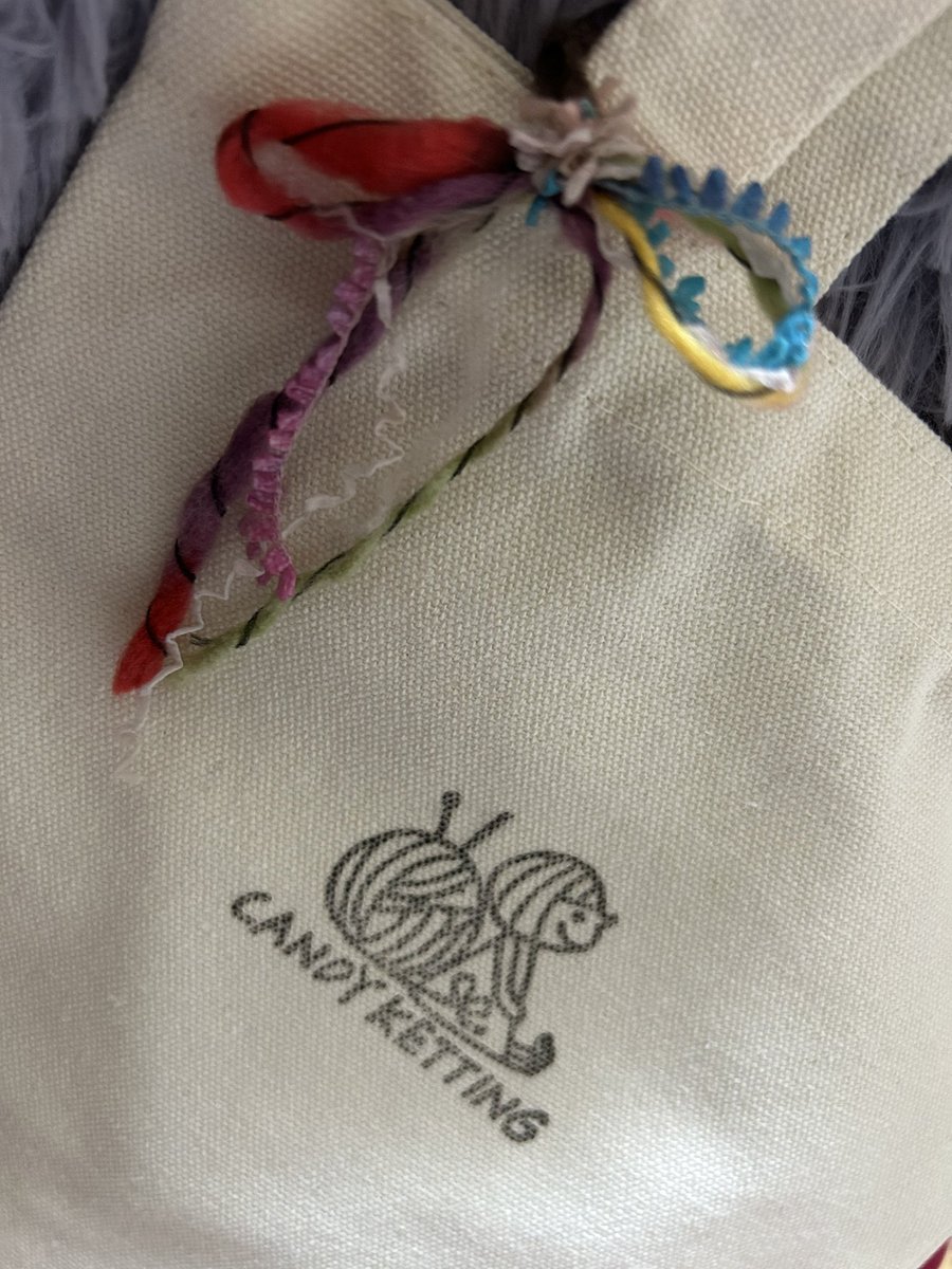 CandyKetting's tweet photo. 2023年も１ヶ月ちょっと。
日頃の感謝を込めて♥️

本日より、ワークshopご参加の方
お買い上げ頂いた方へ

帆布ミニトート
プレゼントさせて頂きます♥️

たくさん準備したので
必ずもらえます☺️
よろしければもらってくださいm(_ _)m

#shopbag
#帆布ミニトート
#Minne
#プレゼント
#メルカリshop https://t.co/xCeTWd8QC0