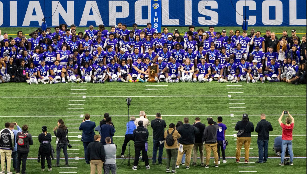IndyStarSports's tweet photo. PHOTOS: @GiantAthletics @BenDavisFB becomes first public school to win 10 @IHSAA1 football state championships. https://t.co/jDwLtfIR83 https://t.co/CrC7vzZrmd