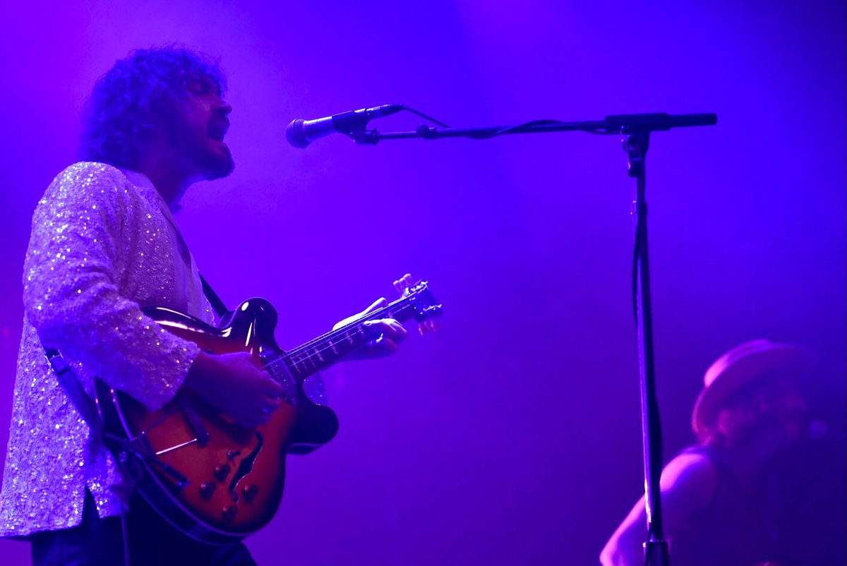 fantailmedia's tweet photo. Just a couple pics of @NIGHTMOVESMPLS from a *packed Mainroom tonight (*Iβd be shocked if this wasnβt sold out). π· #instantposts for @FirstAvenue. #supportlocalmusic #supportlivemusicvenues https://t.co/dg1ZqyEW4F
