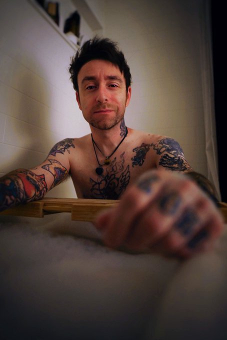 45% off for the next 200 people 👀 https://t.co/Lk7i6kNVbE #SmallBusinessSaturday #CyberMonday #CyberMondayDeals<a href="/tag/cybermonday"class="tags"><span>#cybermonday</span></a><a href="/tag/smallbusinesssaturday"class="tags"><span>#smallbusinesssaturday</span></a><a href="/tag/cybermondaydeals"class="tags"><span>#cybermondaydeals</span></a>