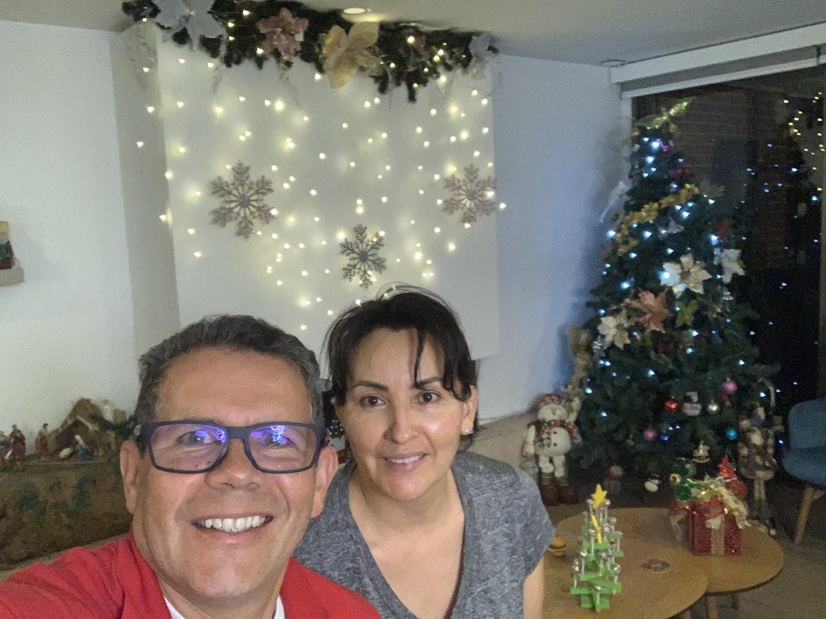 MaoLizcano's tweet photo. Empezó mañana mejor época del año en nuestra casa…ya veremos cuánto nos la dejan disfrutar los michis… https://t.co/HAhgVp3FrI