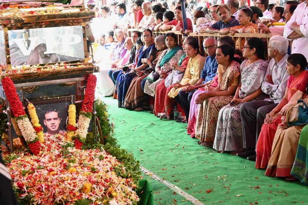 KadabaKj's tweet image. ನಮ್ಮೆಲ್ಲರ ರಕ್ಷಣೆಯಲ್ಲಿ ನಿರತರಾಗಿ ವೀರ ಮರಣವಪ್ಪಿ ತಾಯಿ ಭಾರತಾ0ಭೆಯ ಮಡಿಲಲ್ಲಿ ಶಾಶ್ವತವಾಗಿ ಚಿರ ನಿದ್ರೆಗೆ ಜಾರಿದ ಭರತ ಮಣ್ಣಿನ ಹೆಮ್ಮೆಯ ಪುತ್ರ #MVpranjal ಅಮರ್ ರಹೇ 🇮🇳🙏🏻.ಹಾಗೇ 4 ವೀರ ಪುತ್ರರಿಗೆ ನಮನಗಳು.
#indianarmy