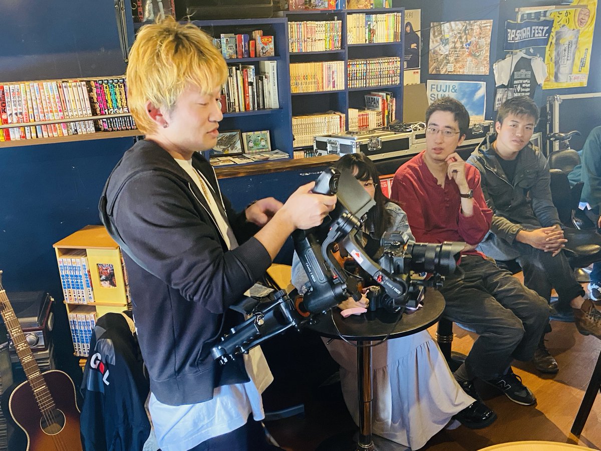 AnteraYoshiwara's tweet photo. 思い思いに自分の機材を自慢したり、自分の作品をプレゼンする方々！
#ANTERA https://t.co/6LyKcGtPUz