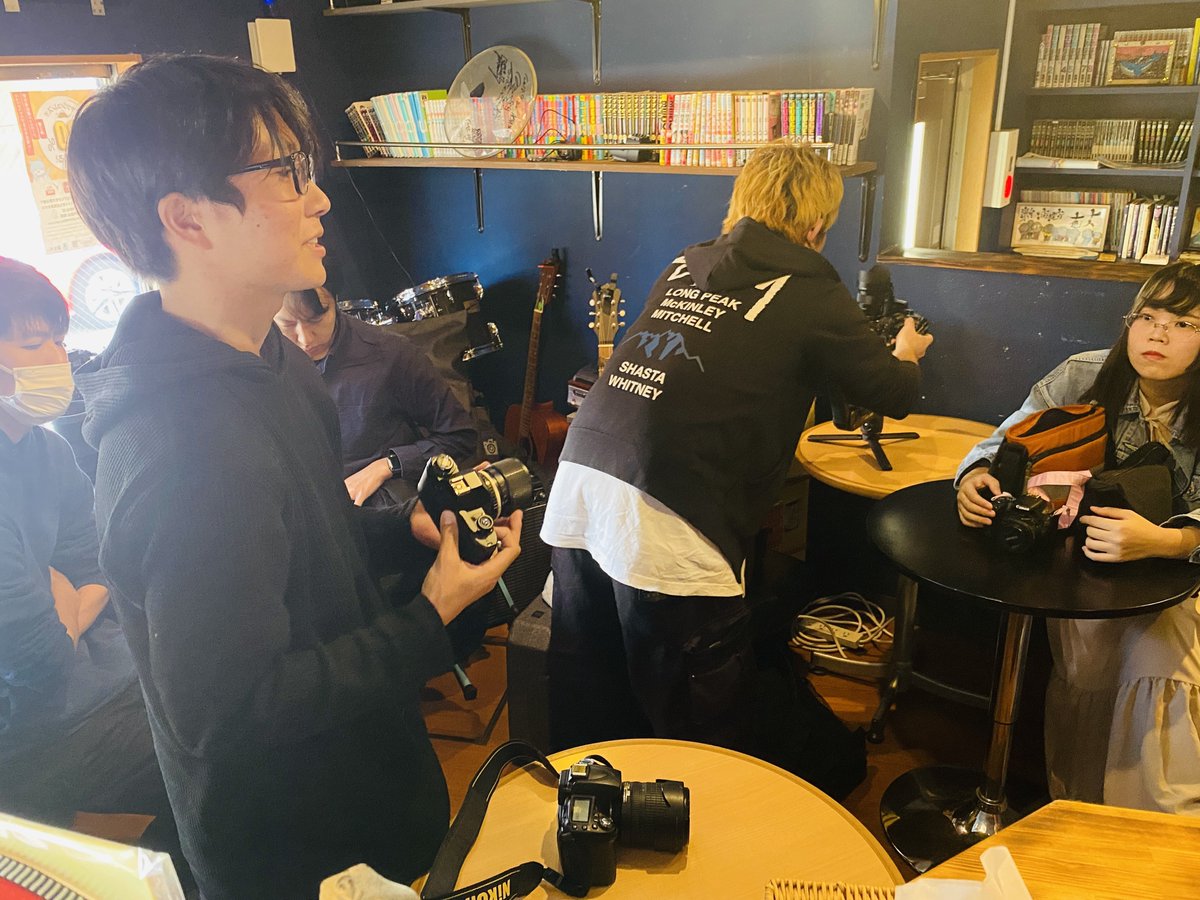AnteraYoshiwara's tweet photo. 思い思いに自分の機材を自慢したり、自分の作品をプレゼンする方々！
#ANTERA https://t.co/6LyKcGtPUz