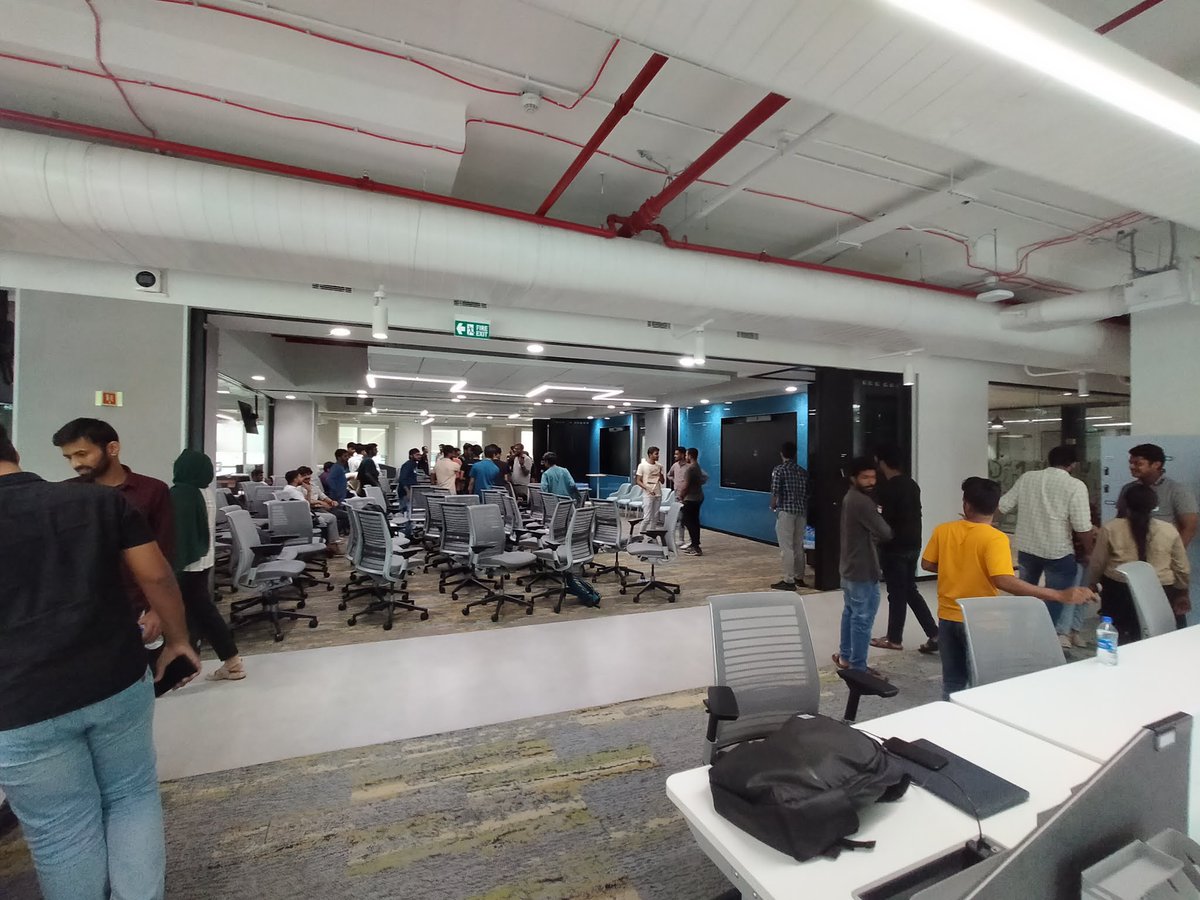 nithindaniel_'s tweet photo. 🚀 Fantastic time at the #FOSSUnited Meetup hosted by @IBM Kochi! 💡🌐 Engaging sessions on #OpenSource, great networking, and an overall celebration of collaborative innovation. 🙌 Kudos to the organizers and speakers for fostering a vibrant community! 💻🌐 #TechCommunity https://t.co/utHafCF0mV