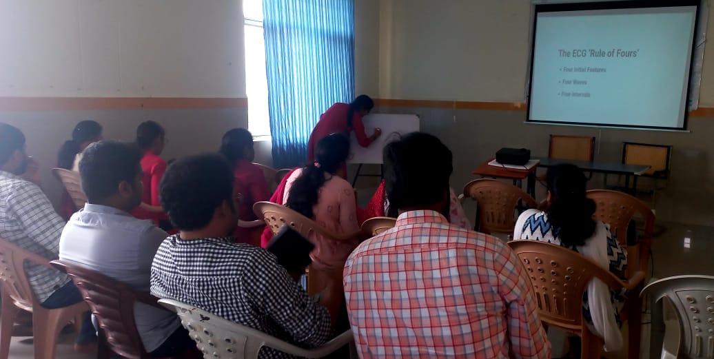 PPHF_Global's tweet photo. As part of #projectaspire, @PPHF_Asia organized an ECG #TOTTRAINING for 10 dedicated #MedicalOfficers in Malkajgiri, Hyderabad this Friday. The master trainer, imparted knowledge on #reading and interpreting ECG, emphasizing its crucial importance. #NHMTelangana @IndiaSanofi https://t.co/gUw9U3DKlG