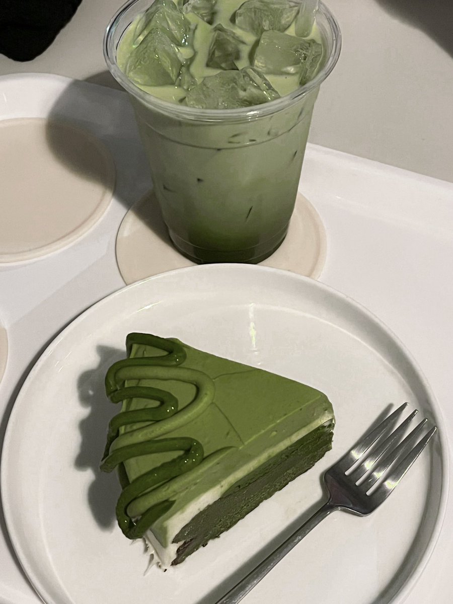 Greeen0k's tweet photo. 한국에서 크리스마스 분위기 넘 좋다🎄 https://t.co/1nuEl6Kepy