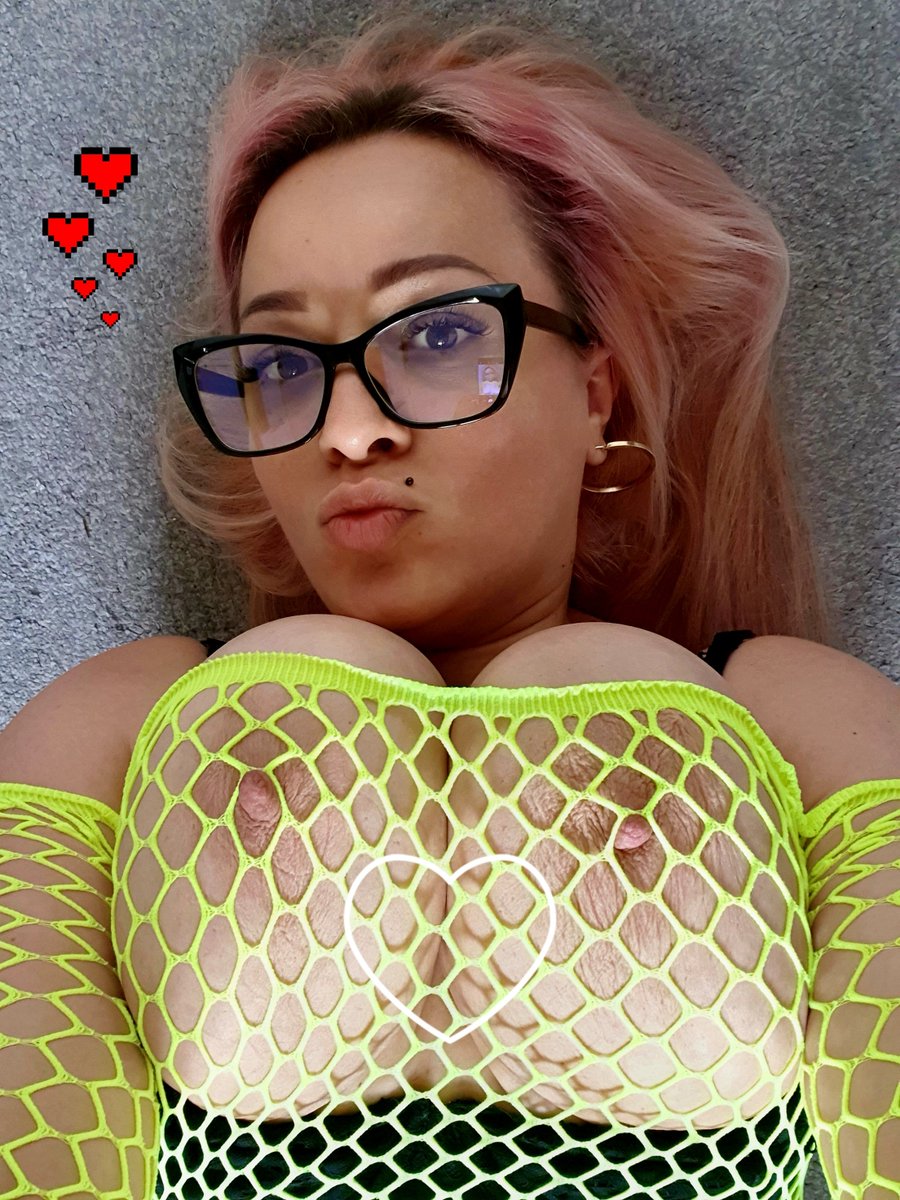 RuxyH's tweet photo. I feel this show will be special 😍 Join me now @Stripchat 👉 https://t.co/htFpwxbCtq #stripchat #stripchatlive https://t.co/6uqsalmpF2