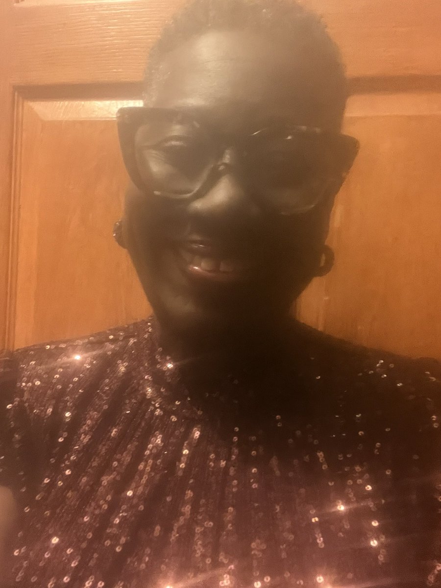 leodeevah617's tweet photo. You already know that I clean up well when I have to😂
40th High School Reunion is now in the history books. Great time with my classmates #BostonTechnicalHighSchool #BostonTech #Classof1983 #Tiger4Life https://t.co/pQR5Wf6caz