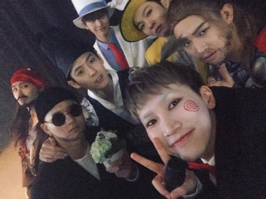 subyeon_btob's tweet photo. 보면 몽글몽글 해지는 비투비 가족사진 모음,,,💙 https://t.co/xu2LyMFn9U